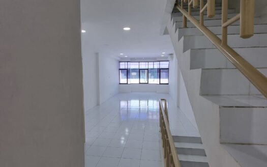 Jual RUKO LUX BTC KEBONJATI 4LT