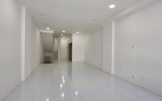 Jual RUKO LUX BTC KEBONJATI 4LT